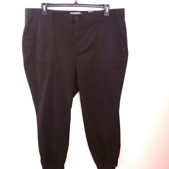 Torrid Jogger Hem Cotton Blend Pull On Black Pants w/Pockets Sz 24 NWT - Picture 1 of 12